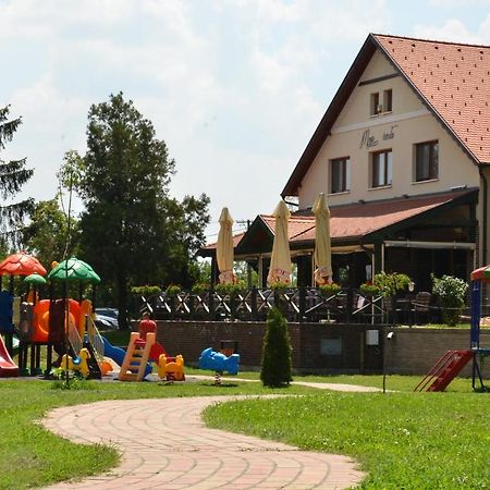 Hotel Moja Carda Temerin Екстериор снимка