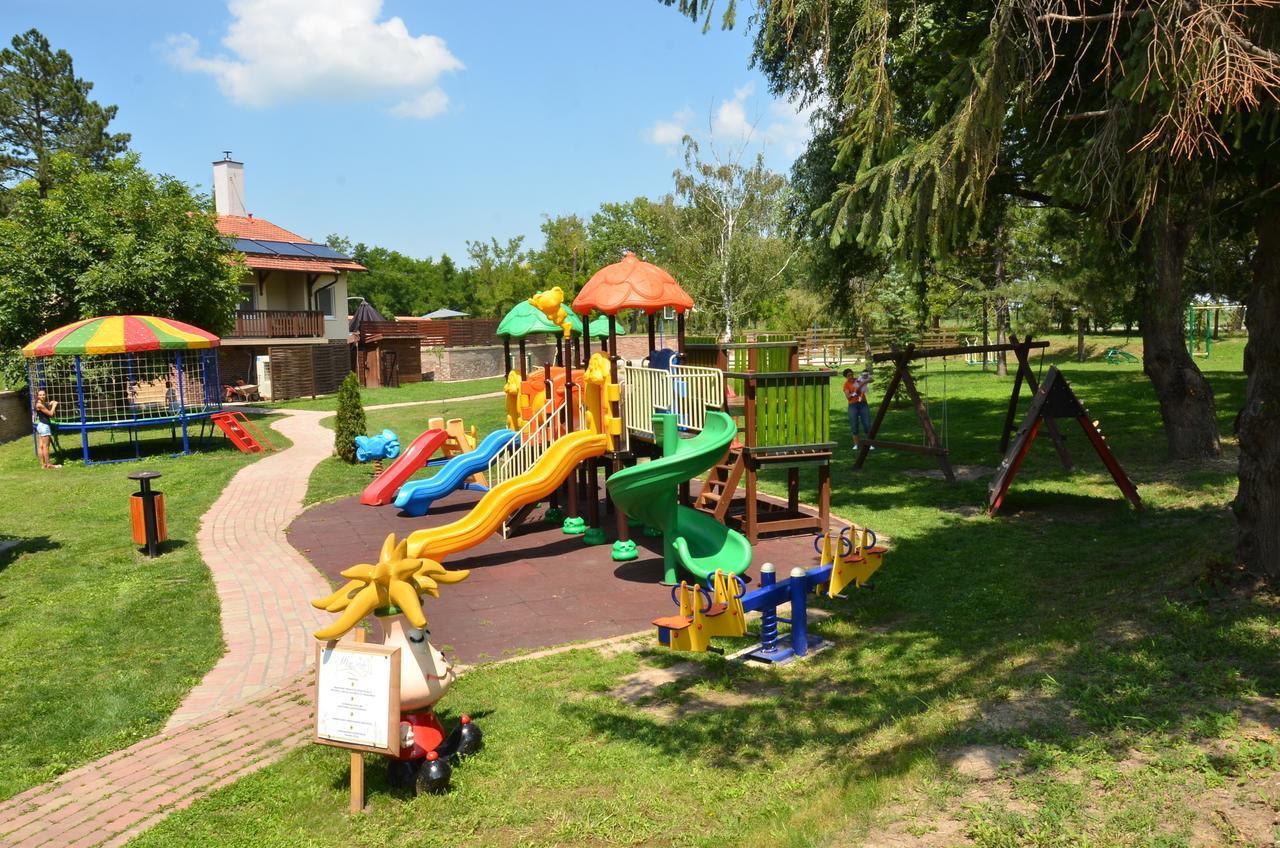 Hotel Moja Carda Temerin Екстериор снимка